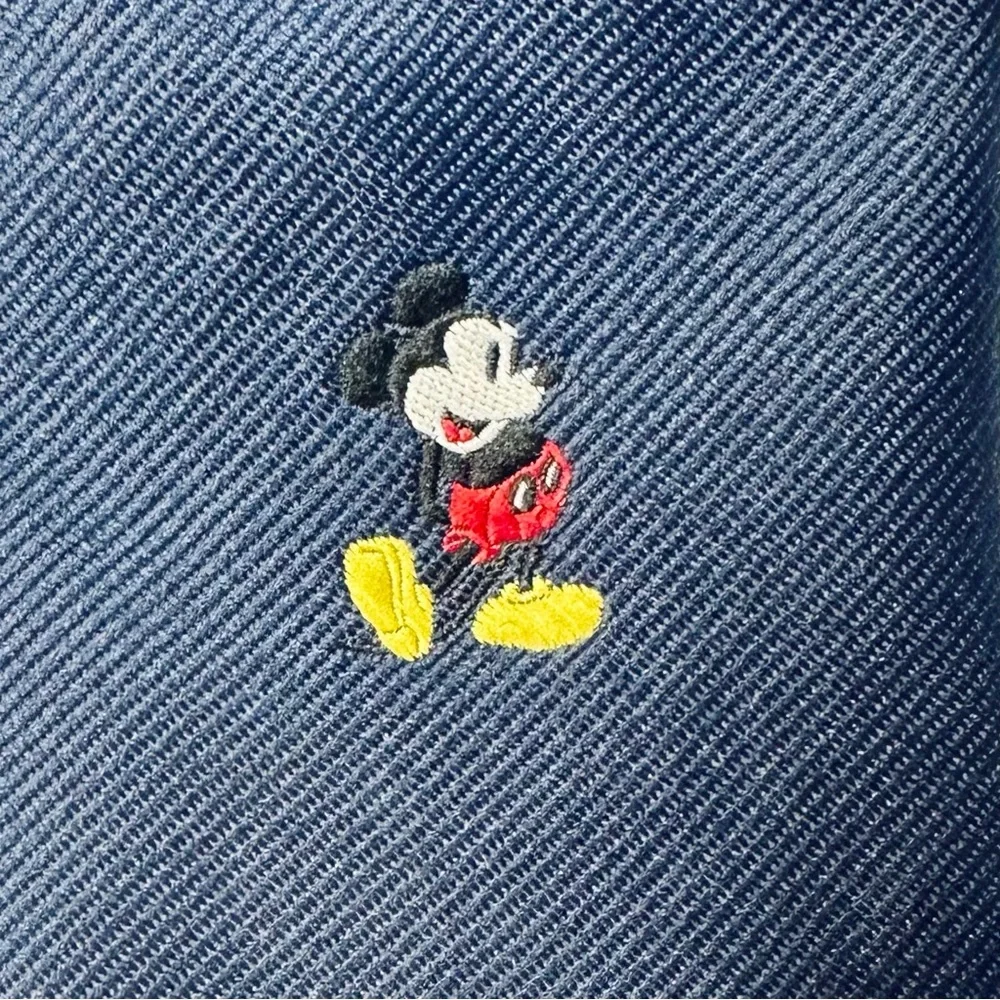 Vintage WALT DISNEY PRODUCTIONS Embroidered Mickey Mouse Blue Wide Tie, 4.25”